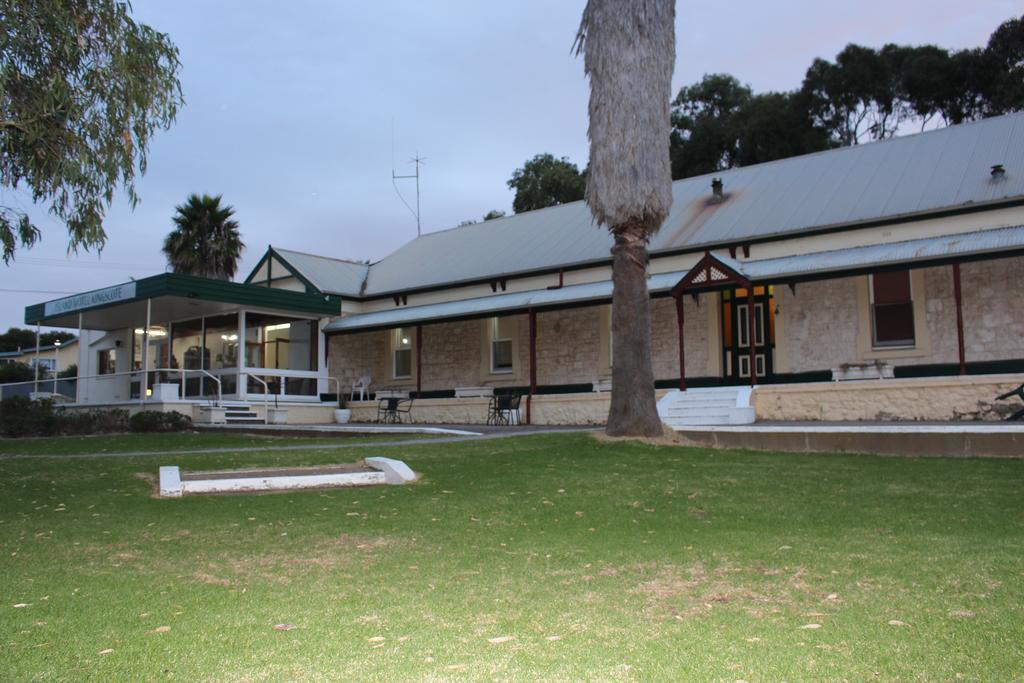 Island Motel Kingscote Exterior photo